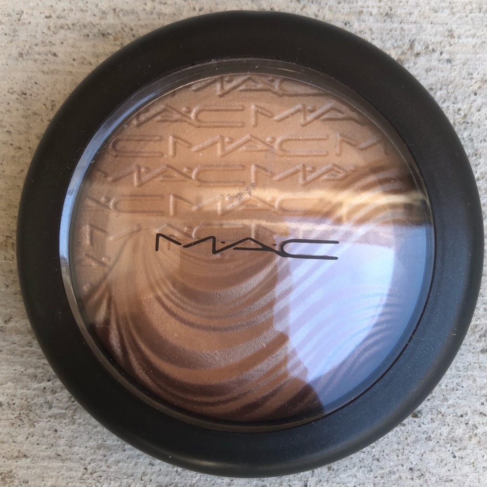 MAC Cosmetics In extra dimension skinfinish